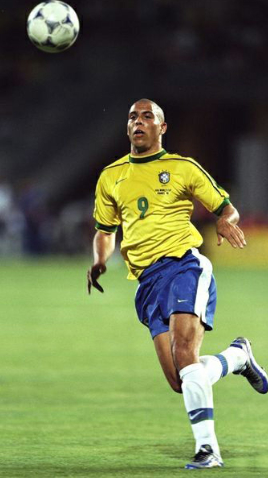 辉煌紧密相 辉煌紧密相