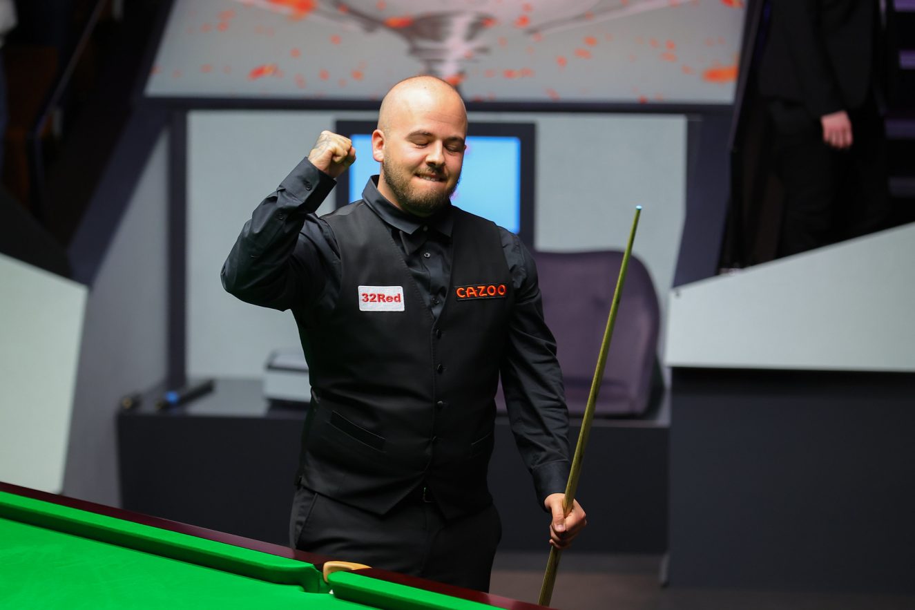 故事的反差 故事的反差